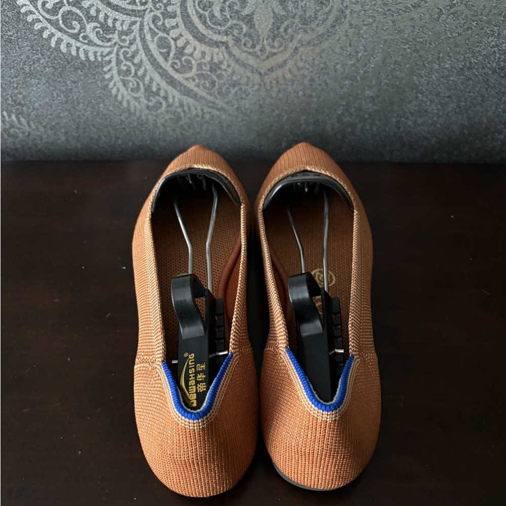 Rothy’s Fawn Points 7.5 - Picture 3 of 6